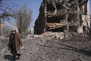 Plus de 2000 civils ont déjà perdu la vie dans les vombats à Marioupol.
